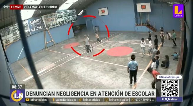 Escolar termina en UCI tras sufrir caída en plena clase | VIDEO