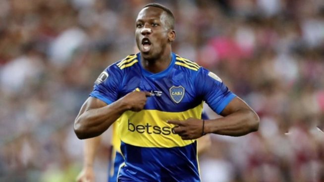 Advíncula no es convocado por Boca Juniors para debut de Copa Sudamericana: cuál es el motivo