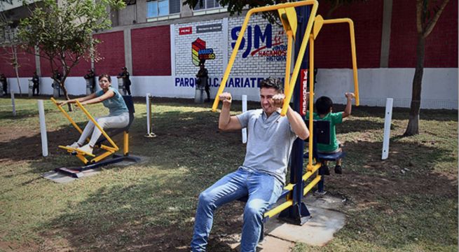 Entregan minigimnasio y juegos infantiles fabricados con acero de armas decomisadas