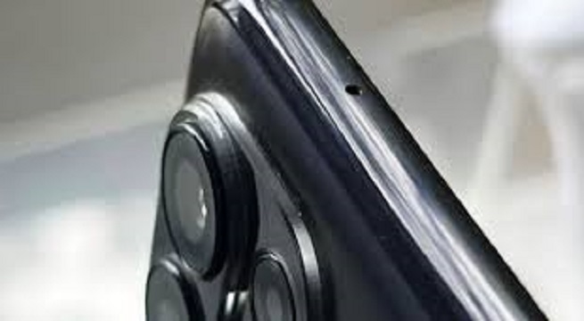 ¿Para qué sirve el pequeño agujero que tienen los celulares?