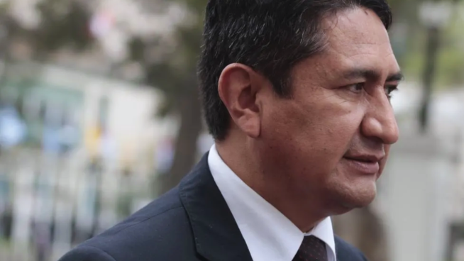 Vladimir Cerrón cumple 6 meses de estar prófugo de la justicia