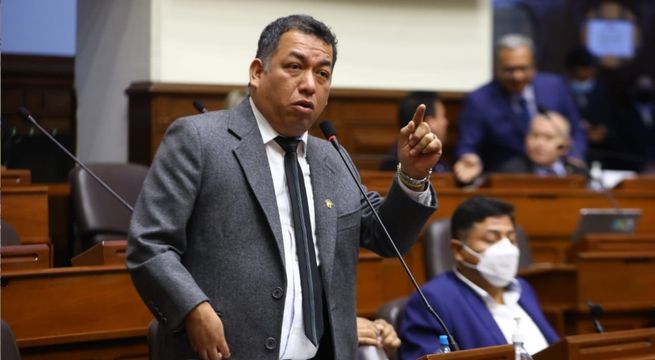 Congresista Darwin Espinoza se incorpora a la bancada de Podemos