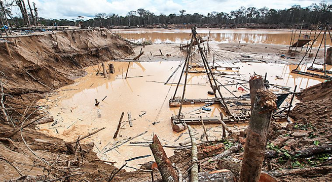 SNMPE denuncia escalada de violencia de minería ilegal en Perú: 