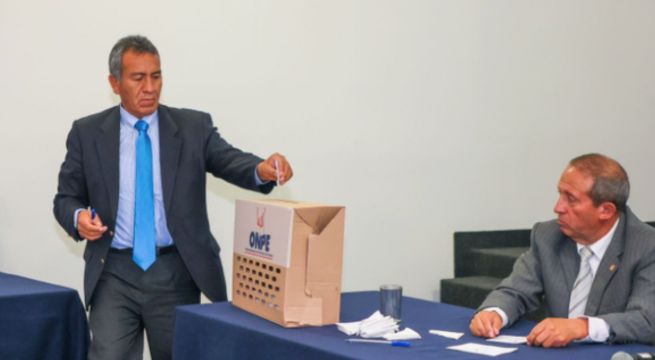 Rubén Torres Cortez es elegido como miembro del Pleno del JNE