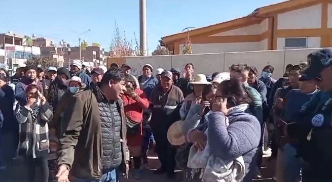 Pareja acusada de robar un celular se salva de ser linchada | VIDEO