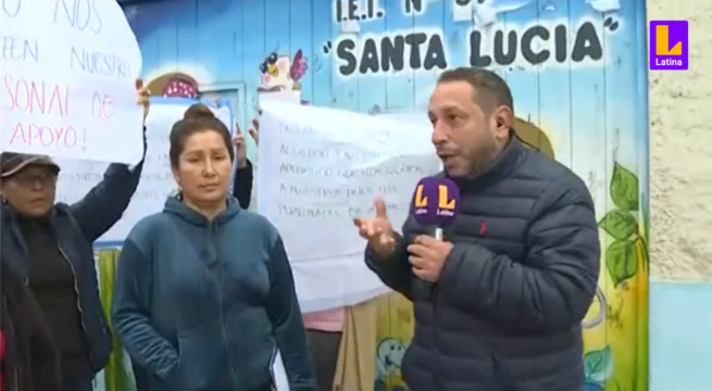 Padres de familia PROTESTAN por despido de auxiliares de colegio inicial en Chorrillos