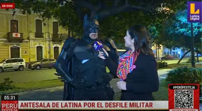 'Batman' fue el primero en llegar a la Gran Parada y Desfile Cívico Militar 