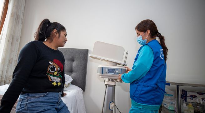 EsSalud: capacitarán a familiares de pacientes que se dializan y entregarán certificación universitaria