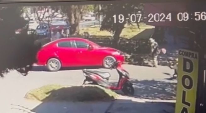 Joven atropella a trabajadora de limpieza cuando aprendía a conducir | VIDEO