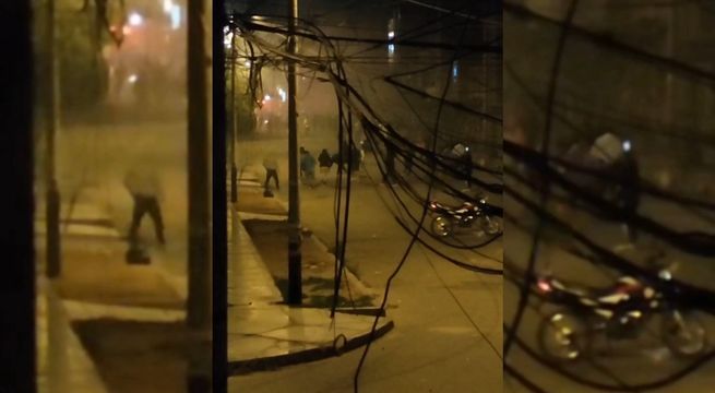 Chiclayo: Presuntos barristas roban moto policial durante enfrentamiento | VIDEO