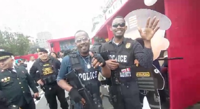 Imitador de Will Smith en Desfile Militar: sorpresiva colaboración entre PNP y “Bad Boys” | VIDEO