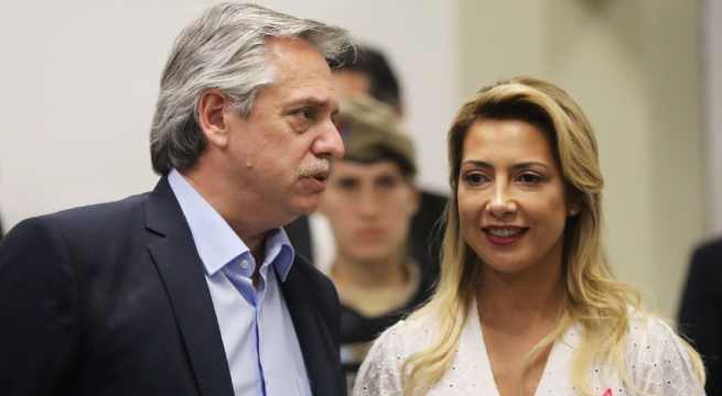 Expresidente argentino Alberto Fernández acusado de inducir al aborto a exprimera dama