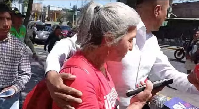 Congresista María Agüero es rechazada en colegio de Arequipa en medio de abucheos