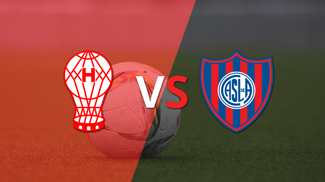 Huracán y San Lorenzo se enfrentan en el clásico de barrio