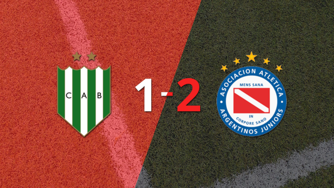 Banfield se quedó con las manos vacías ante Argentinos Juniors y perdió por 2 a 1 tras un gol agónico