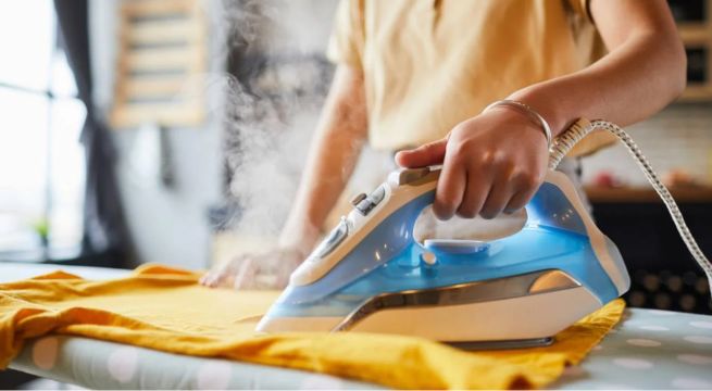 Conoce cuál es la hora ideal para planchar tu ropa y no gastar mucha luz