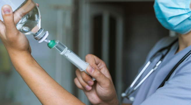 Aumenta el número de fallecidos por suero fisiológico defectuoso y 2 se encuentran en UCI