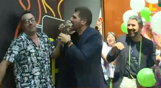 Peláez se ADUEÑA del cierre de campaña de Fernando Díaz ¿Quién ganará el premio al “Mejor Conductor” en los Premios Luces?