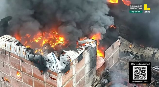 Bomberos aclaran que no se retirarán del incendio en Barrios Altos pese a demolición