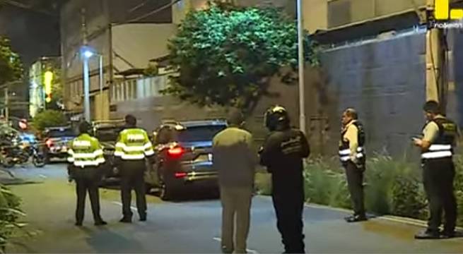 Ataque a balazos contra auto en Miraflores deja un muerto y un herido