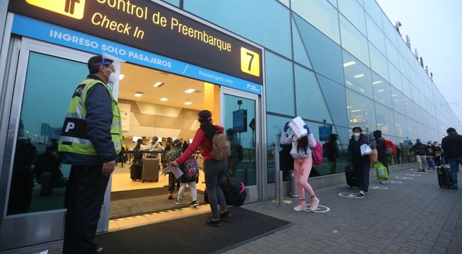 Aprueban dictamen que permite transferir tu pasaje aéreo a otra persona