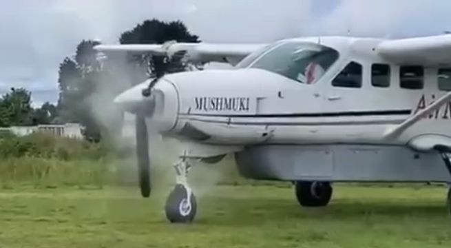Avioneta con pasajeros casi termina en llamas en Loreto | VIDEO