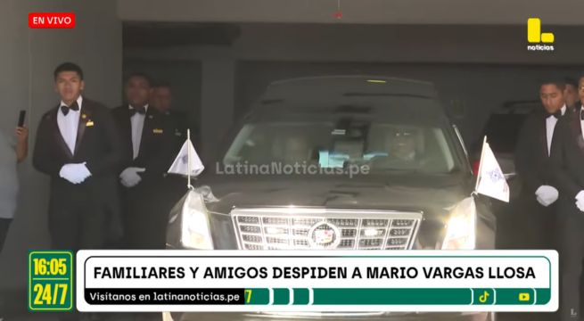 Así fue la salida del féretro de Mario Vargas Llosa de su casa al crematorio [VIDEO]