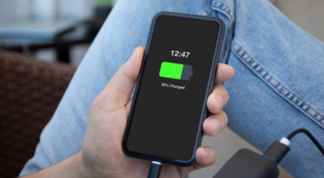 Esta es la manera correcta de cargar tu celular para que la batería no se malogre