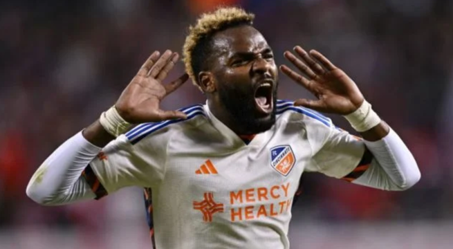 Futbolista de 28 años muere tras caer desde el 11º piso de un edificio en China