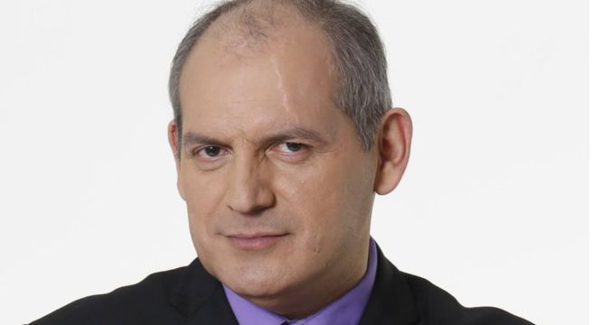 El periodista y conductor Álamo Pérez-Luna falleció a los 61 años