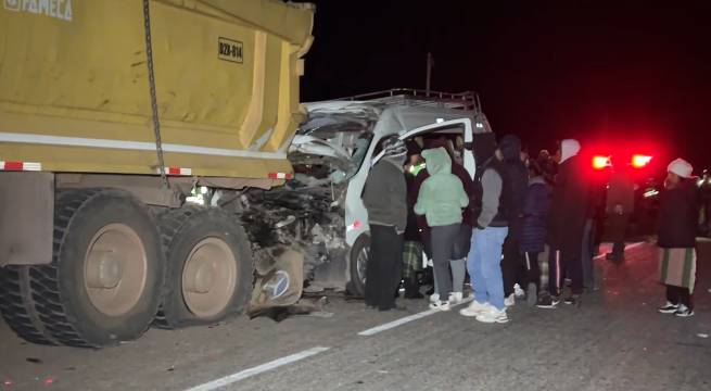 Nueve muertos dejó choque entre combi y volquete en la carretera Interoceánica | VIDEO