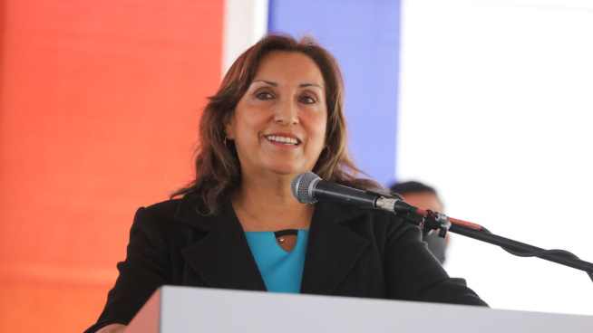 ¿Por qué el MEF plantea que Dina Boluarte gane más de S/35 mil? Esto detalla su informe