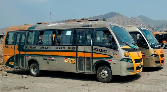 Atacan a balazos a bus de transporte público 