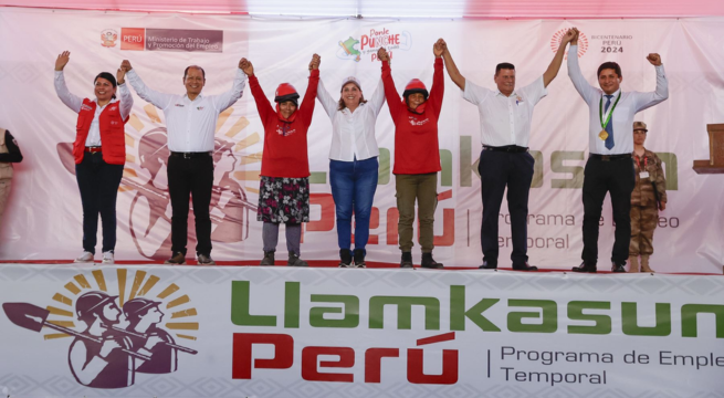 Para mejorar la imagen de Boluarte: alcaldes fueron coaccionados a viajar a Lima para firmar convenios ya suscritos