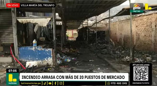 Más de 20 puestos destruidos por incendio en mercado de VMT: comerciantes acusan a extorsionadores