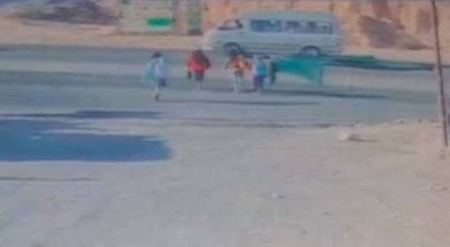Escolar termina en UCI tras ser atropellada por minivan