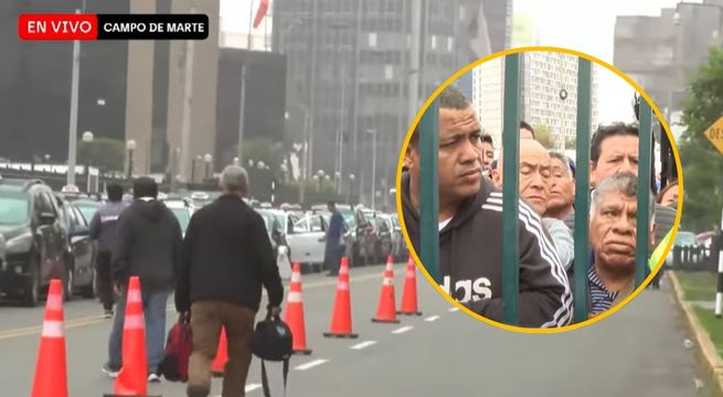 Campo de Marte: taxistas hacen largas colas para vinilado gratuito obligatorio de color amarillo