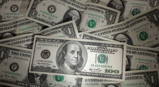 ¿A qué se debe la caída del dólar?
