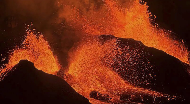 Hawái: El volcán Kilauea entra en erupción y expulsa lava a 300 metros de altura