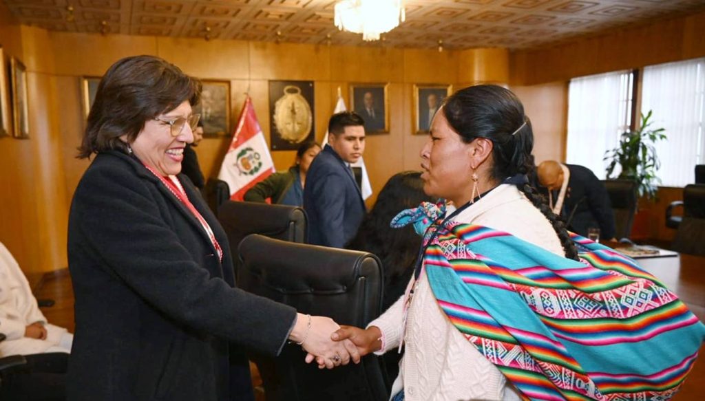 Caso Qali Warma: Delia Espinoza dialogó con familiares de escolares intoxicados