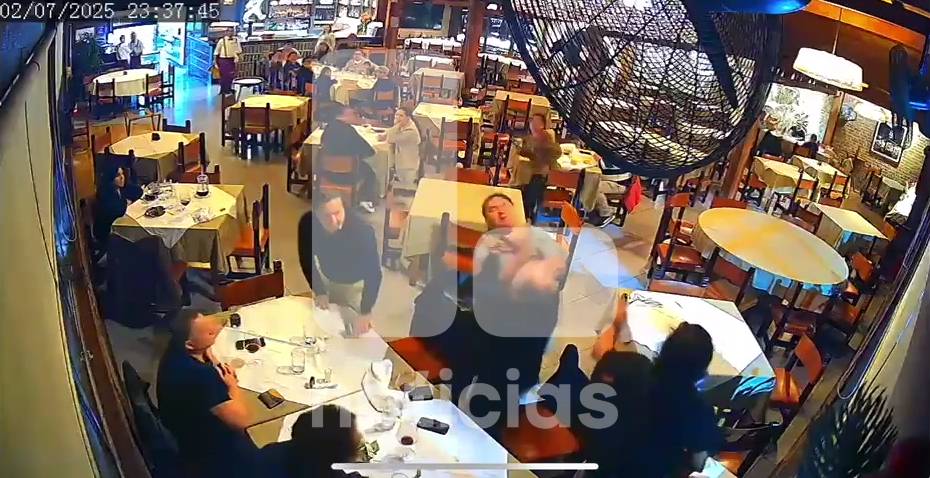 Hombre estrelló su auto contra restaurante: esta fue la pelea que originó el incidente