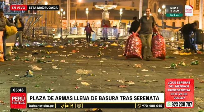 Así terminó la Plaza de Armas de Lima tras serenata por Fiestas Patrias | VIDEO