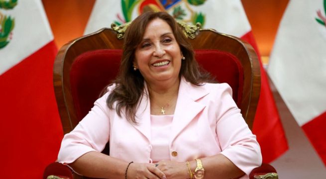 Dina Boluarte ganará más de 35 mil soles tras aprobación de aumento de sueldo