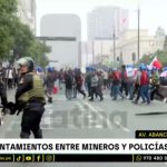 Así fue el enfrentamiento entre policías y mineros en plena avenida Abancay | VIDEO