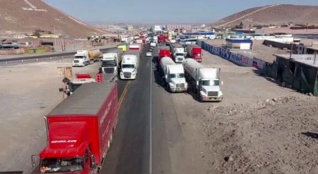 Bloqueos de carreteras amenazan suministro de GLP en el país