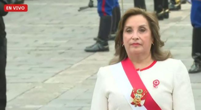 Fiestas Patrias: Dina Boluarte llegó a catedral de Lima para inicio de misa Te Deum