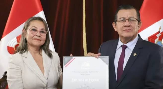Congreso financió viaje a Francia para amiga cercana de la familia de Eduardo Salhuana