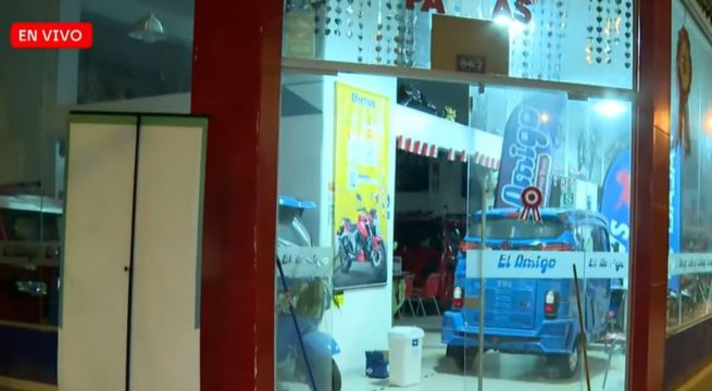 Extorsionadores detonan explosivo en tienda de motos en Comas: cámaras registraron el ataque