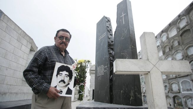 Fallece Oscar Retto, referente del fotoperiodismo peruano y padre de Alicia Retto