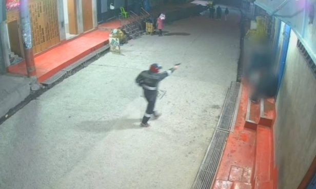 Vigilante de discoteca es asesinado de nueve disparos tras echar a cliente